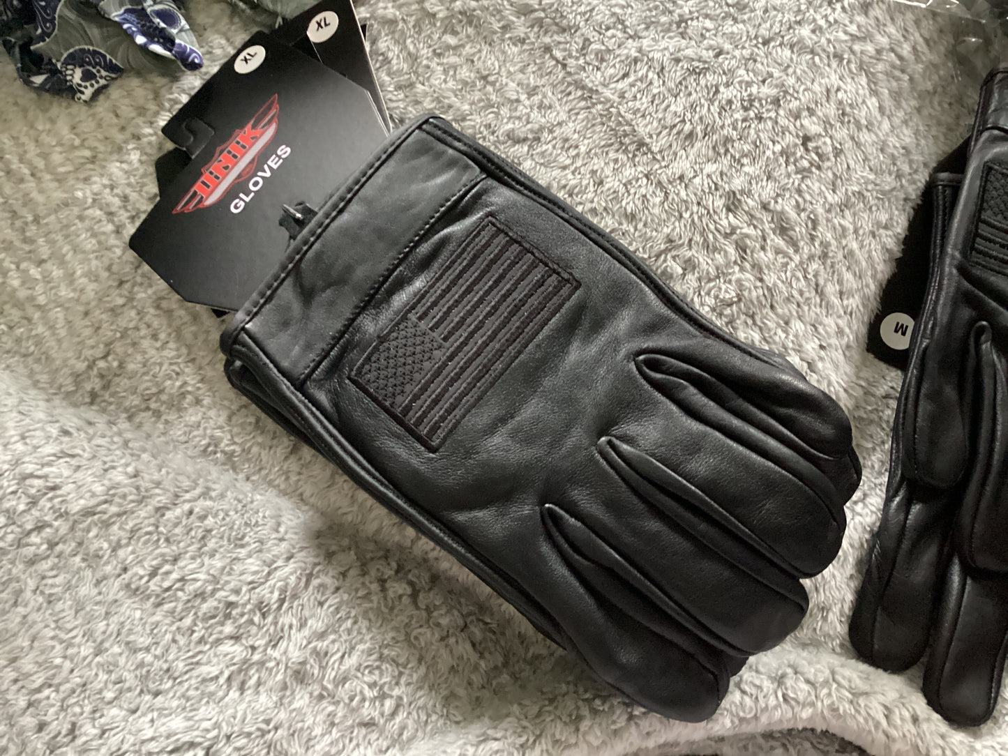 Men’s full finger leather gloves with flag