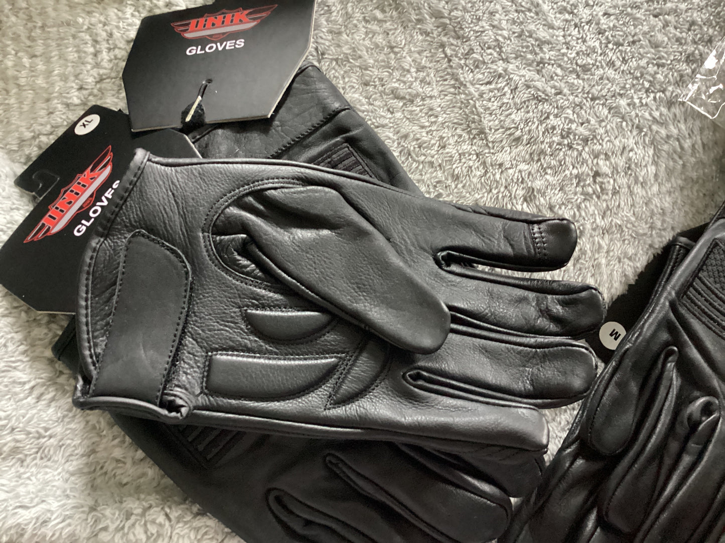 Men’s full finger leather gloves with flag